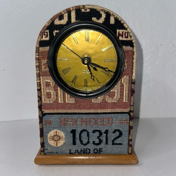 Trend Quartz Novelty Mantel Clock‎ Analog States Tapestry Unique Rare Traveling